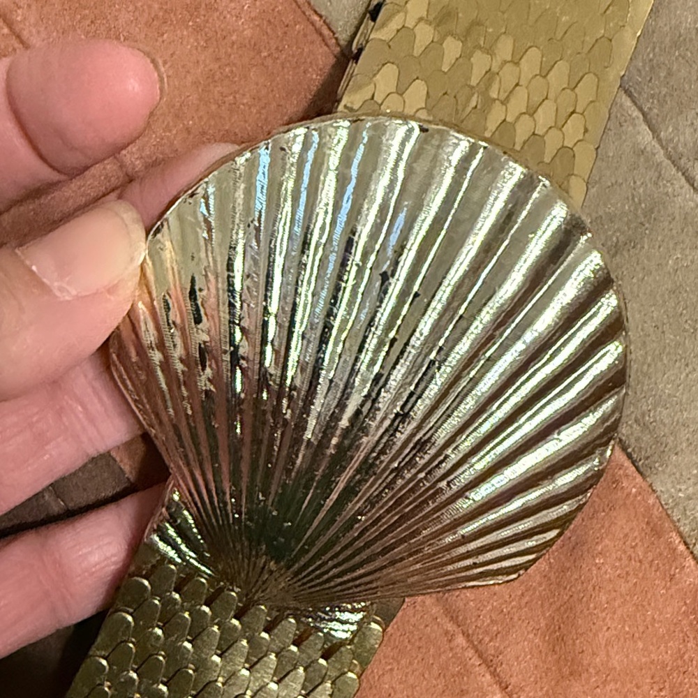 Gold Shell-Detail Stretch Waist Belt - Women Accessories - Picture 12 of 13